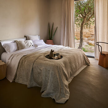 Luxury Grove, Grace